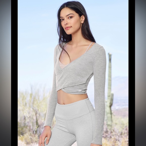 Alo Yoga Amelia Luxe Longsleeve - Picture 1 of 4